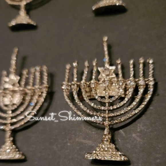 𝅺4PC Set Silver Hanukkah Napkin Rings Rhinestone Crystal Minorah 2.5" New - Picture 5 of 8